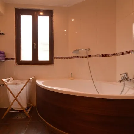 Spacious With Sauna In Celles Sur Plaine *