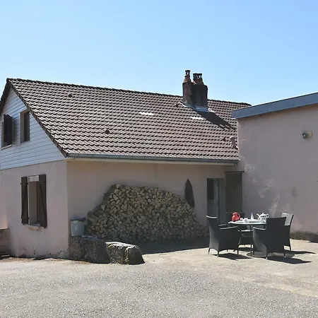 Spacious With Sauna In Celles Sur Plaine Semesterbostad