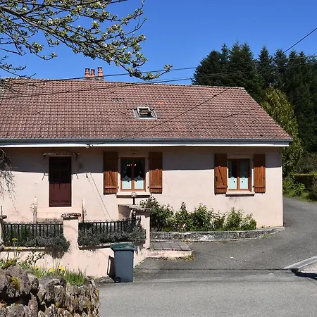 Spacious With Sauna In Celles Sur Plaine Semesterbostad