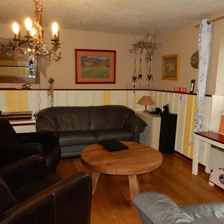 Spacious With Sauna In Celles Sur Plaine Semesterbostad